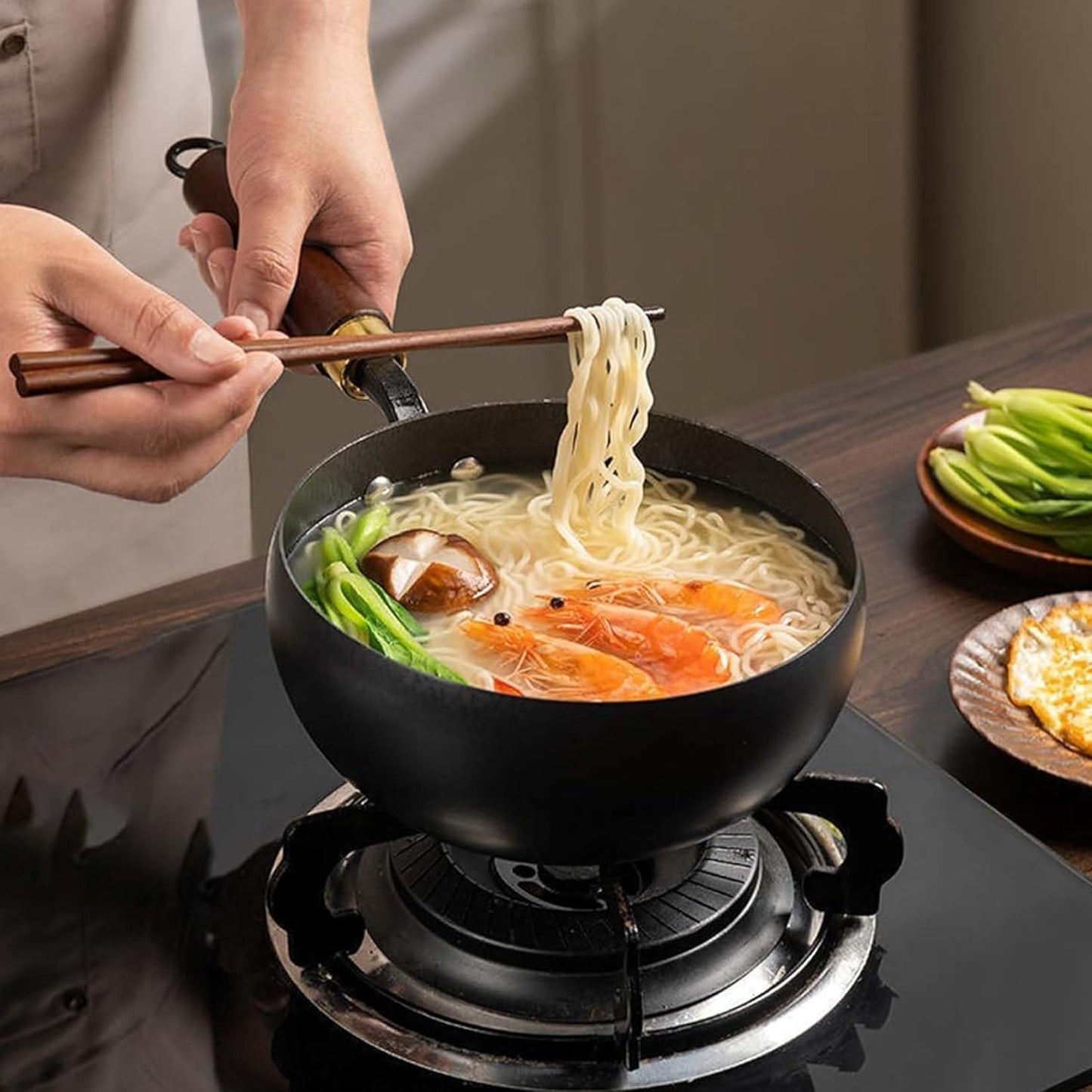 Uncoated Cast Iron Wok with Lid – Japanese Style Iron Pot